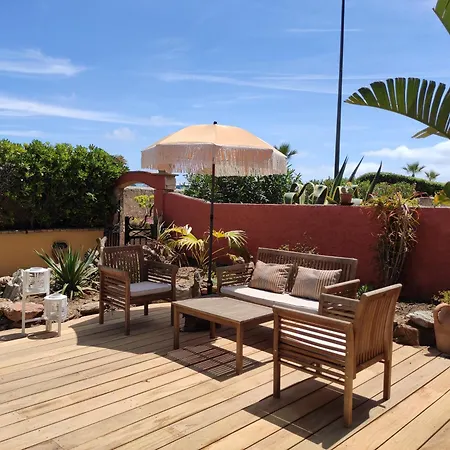 House In Sainte-maxime With Private Big Terrace And Only A 1-minute Walk To The Beach, Domaine L'oiseau Bleu La Nartelle